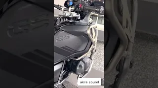 Bmw R1250GSA standard exhaust vs akrapovic