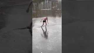 Man falls through Ice in Amsterdam (Full Video)