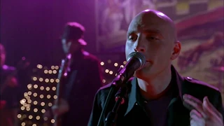 Smallville - Remy Zero toca no Baile da Primavera