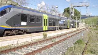 Treno in transito a Villarosa