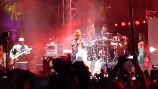 Pharrell Williams - Blurred LInes (w/ T.I.) (Coachella Festival, Indio CA 4/19/14)