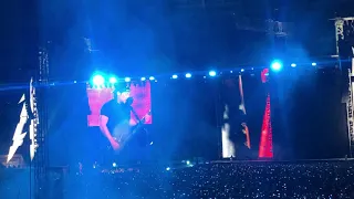 Metallica исполняет "Группу крови" в "Лужниках", Москва, 2019