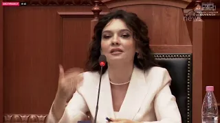 PD-PS përleshen në PARLAMENT, SPIROPALI nuk përmbahet ndaj deputetëve të opozitës | Breaking