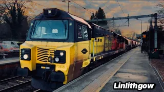 Engineer train at Linlithgow (trains at Linlithgow)