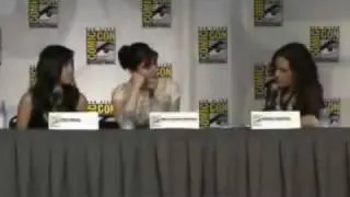 SDCC - Women Who Kick Ass Panel ( Elizabeth Mitchell )..