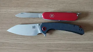 Skif Jock Jr vs Victorinox Camper size comparison