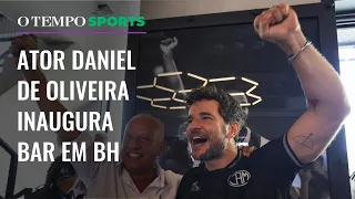 'Território do Galo', bar do ator Daniel de Oliveira, é inaugurado com festa em BH