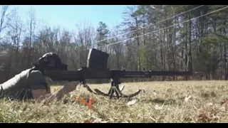 O poder de uma arma 20mm E .50 (calibre BMG)