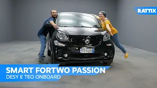 SMART FORTWO 1.0 71CV CAMBIO AUTO TWINAMIC PASSION NERO AZIENDALE (2019) | SCOPRILA CON DESY E TEO