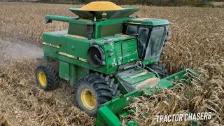 John Deere 8820 Titan II Combine Harvesting Corn