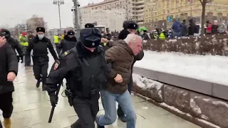 Первые задержания на Пушкинской в Москве