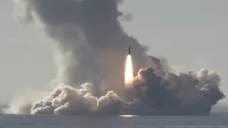 Залповый пуск баллистических ракет «Булава» из акватории Белого моря