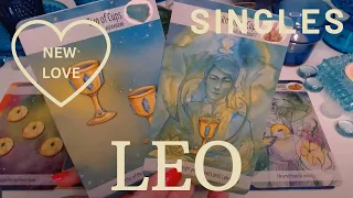 LEO ♌SINGLES💘THEY WANT YOU ALL TO THEMSELVES😲CHOOSING BETWEEN TWO🪄💘NEW LOVE /SINGLES LOVE 🪄❤️‍🔥