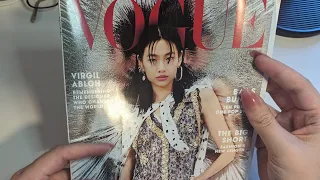 ASMR - Vogue Magazine Page Flip Through - Feb. 2022 Issue