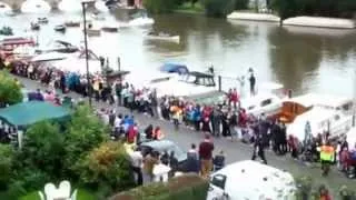 Streaker disrupts Olympic torch relay in Henley...