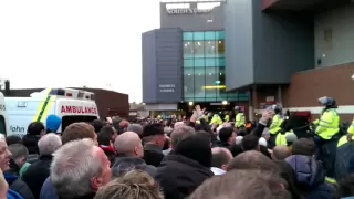 Mufc fans vs city fans ..derby day madness 2013