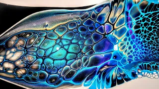 Chameleon Pigments ~ Stunning Cells #fluidart #acrylicpouring #tlp #abstract