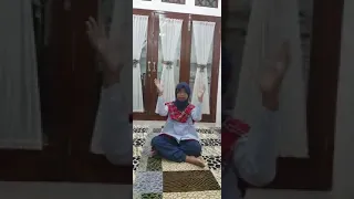 Tari Indang dari Sumatra Barat. (Farah syifa widyadhari 6F/12. al azhar 1)