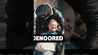 мамура трогает мужчину за грудь EDWARD BIL PRANK