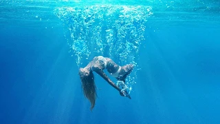 Soundtrack (Song Credits) #7 | How Do I Know | Under the Silver Lake (2018)