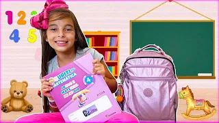 Laurinha arrumando material escolar para volta as aula | Jéssica Godar e Laurinha e Helena e Gabrie