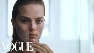 Margot Robbie’s Beauty Routine Is Psychotically Perfect | Vogue