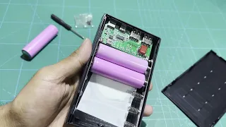 Wireless Power Bank Case With Display DIY Power Bank Using OLD Laptop Battery