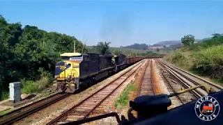 Duas AC44i acelerando forte no trem carregado de minério passando em Casa de Pedra (MRS Logística)