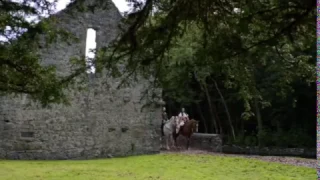 Reign1x03 Mary Stuart and Thomas of Portugal riding on horses scene