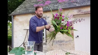 How to create a hand-tied bouquet: Fyvie Castle
