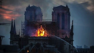 Горящий  Нотр-Дам де Пари// Fire Notre-Dame de Paris