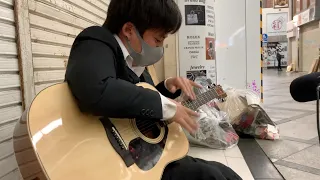 A Drunk Guy Plays Guitar With Seriously Amazing Skills