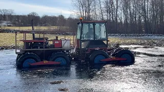 Köp Amfibisk/Flytande Redskapsbärare Seiga 8x8 med vassfräs på Klaravik