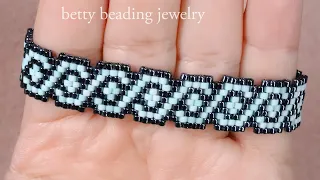 Stylish beaded bracele alleen with 2 color seedbeads. easy tutorial.jewelry making at home