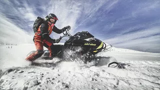 4 сек до СОТНИ ПО СНЕГУ! Первый раз на ДИКИХ снегоходах в горах. SkiDoo и Lynx