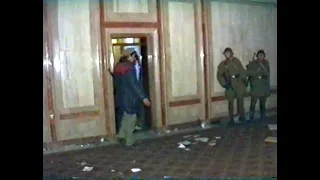 Primele imagini cu biroul lui Nicolae Ceausescu dupa fuga cu elicopterul. Revolutie 1989