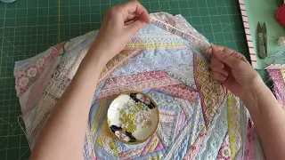 DIY Crazy Quilt pillow. Роскошный крейзи квилт из обрезков ткани и кружева