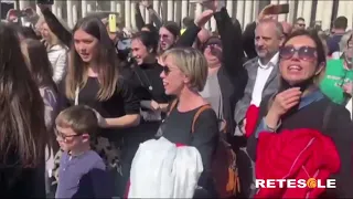 Il Coro dell'Antoniano di Bologna a Roma: piccolo show in piazza San Pietro