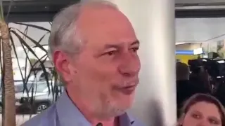 Ciro Gomes critica o clã Bolsonaro ao defender o irmão, Cid