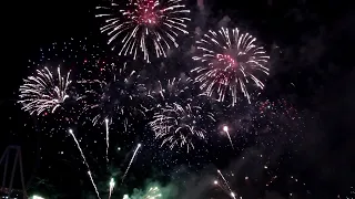 Dubai Fireworks New Year Eve 2020! JBR - The Pointe - Atlantis The Palm and Burj Al Arab!