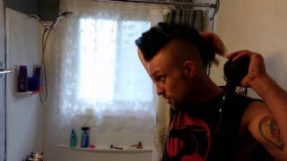 How to spike a Mohawk in one minute.  Mohawk the easiest way tuotial.