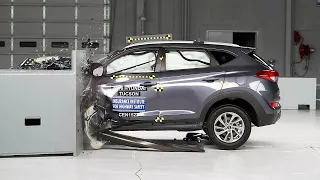 2016 Hyundai Tucson driver-side small overlap IIHS crash test