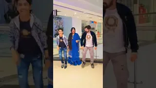 kitna beqarar kiya hai reels | tiktok | trending | viral| dance in public #ytshorts #zidaanshahidaly
