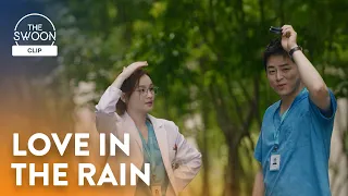 The rain plays cupid for Cho Jung-seok and Jeon Mi-do | Hospital Playlist Season 2 Ep 9 [ENG SUB]