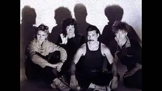 QUEEN - The Royal Megamix (ROBIN SKOUTERIS MIX)