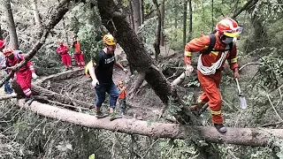 Firefighting units continues rescue work at site of Sichuan earthquake