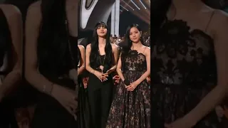 BLACKPINK presenting Anitta at the #VMAS