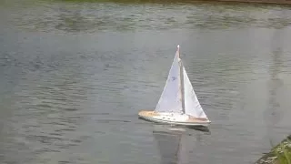 Günther Flugspiele sailing boat Sturmvogel (speeding)