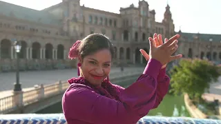 Abby in Sevilla - Plaza de España (short)