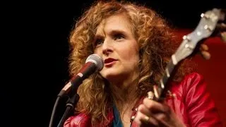 Abigail Washburn: Building US-China relations ... by banjo